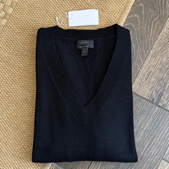 J.Crew Women’s Black 100% Italian Cashmere V-Neck Sweater— M - Picture 2 of 8